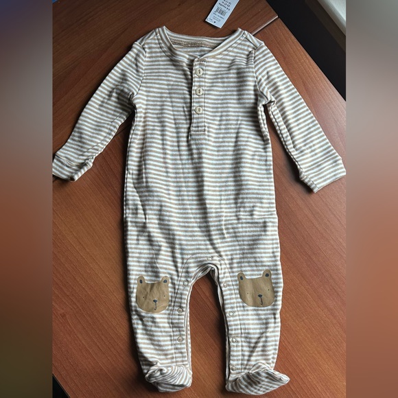 New Baby gap onesies pajamas - Picture 1 of 3